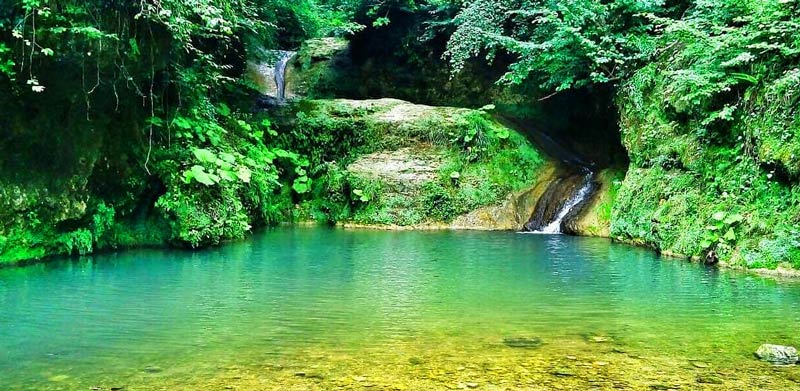 چشمه گت قارزم عکس از علیرضا محمدیانی